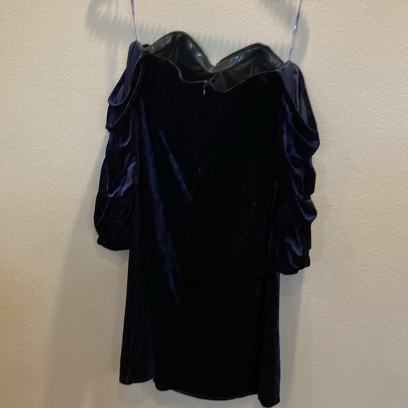 NWT Romeo & Juliet Couture Navy Velvet Dress - Picture 5 of 8
